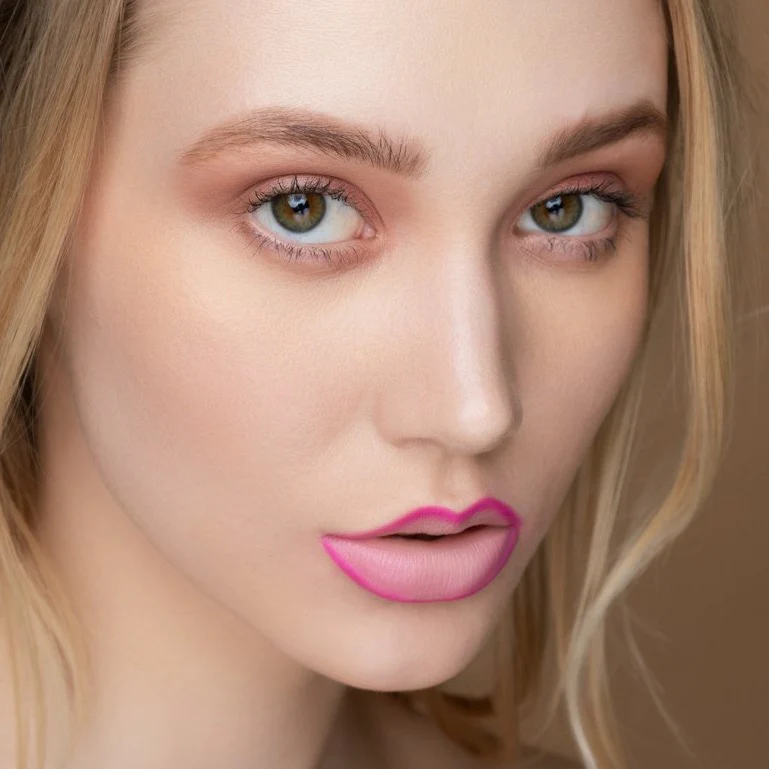 Fuchsia_portrait_3c4327b6-f609-4345-8ef6-a5eeeaf5aa41.jpg