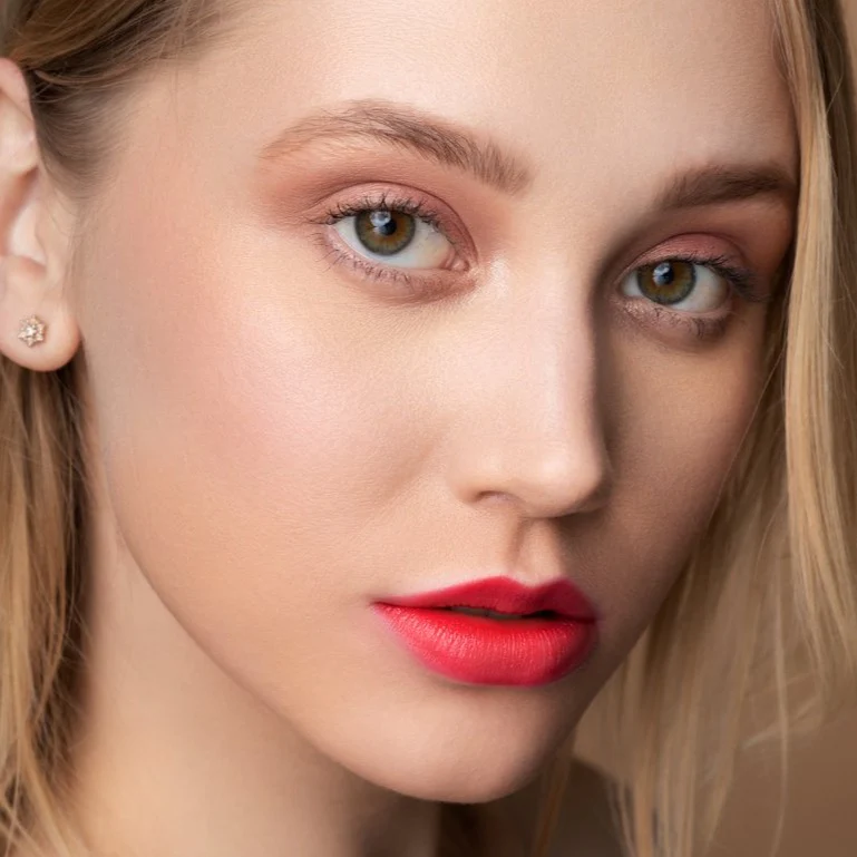 Red_portrait_59ca5ee9-9e1d-4113-8111-5ebfe503cc41.jpg