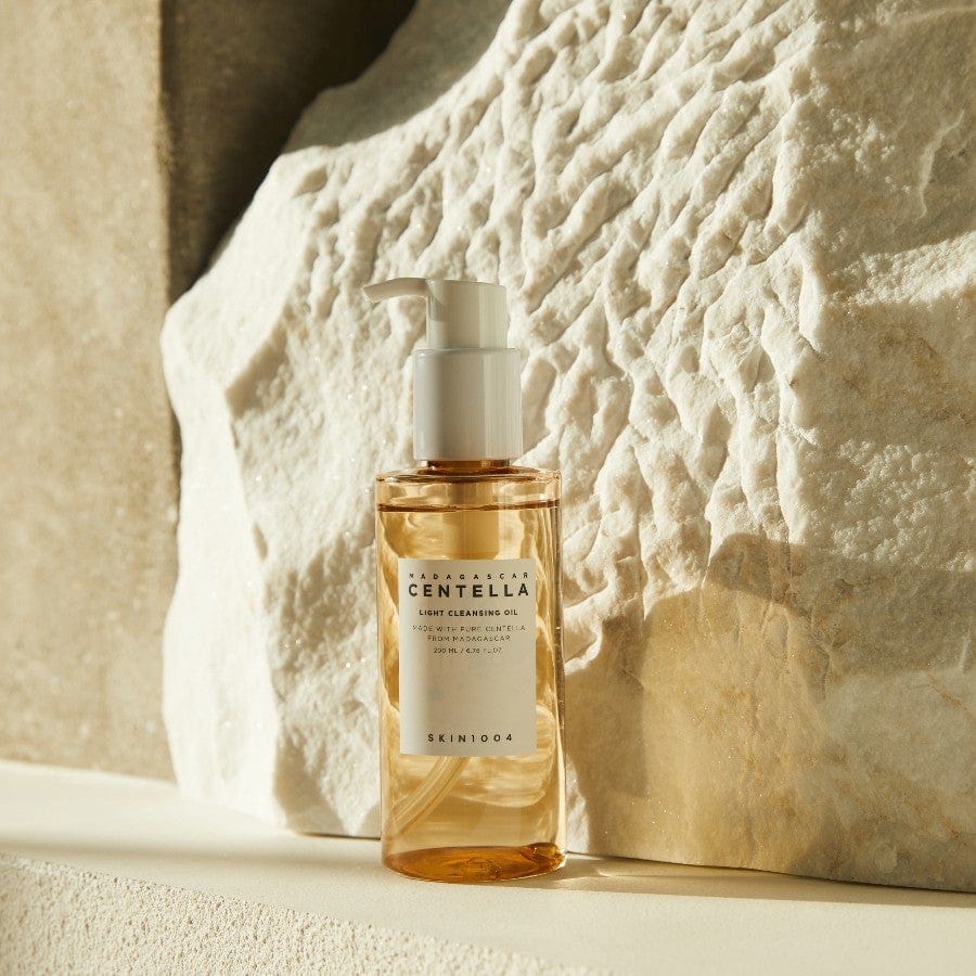 skin1004-cleanser-madagascar-centella-light-cleansing-oil-36440241078518_900x